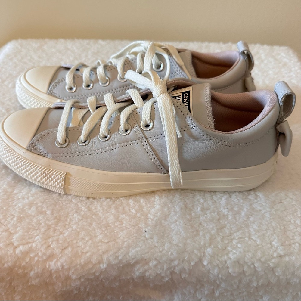 Women’s Converse Light Gray Leather Sneakers - Picture 3 of 8